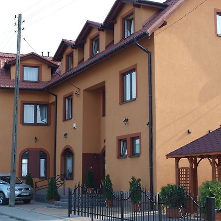 Zajazd Bachus Домброва-Гурнича Экстерьер фото