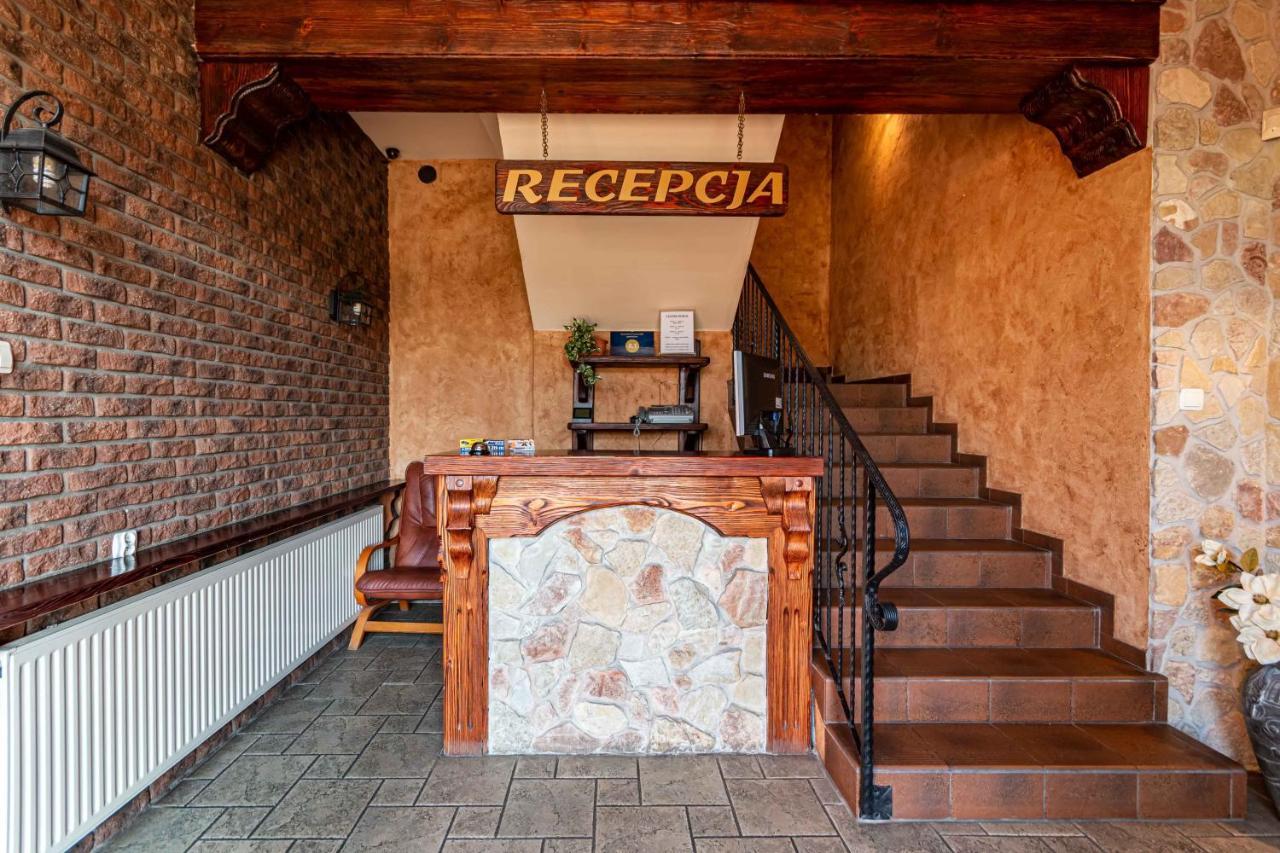 Zajazd Bachus Домброва-Гурнича Экстерьер фото